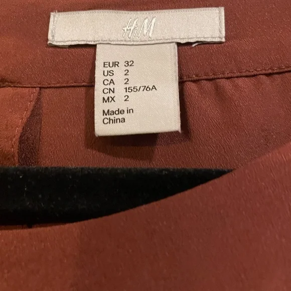 H & M top with lace front sz 2 - Picture 4 of 4